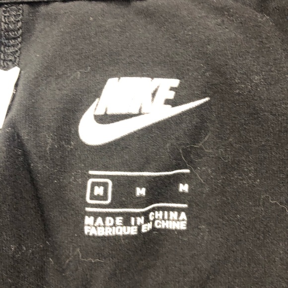 🥳🎉🎊 Host Pick 🥳🎉🎊 - Women’s Nike Leggings - Picture 3 of 9